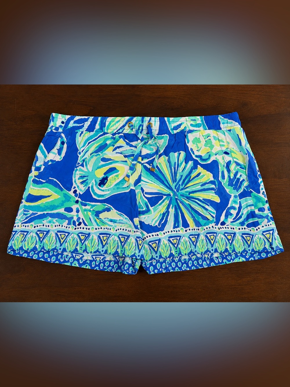 GUC Lilly Pulitzer Blue Aqua Floral Drawstring Shorts Sz M no stains just faded